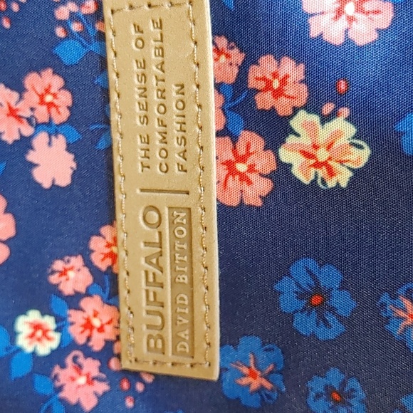 NWT Buffalo David Bitton Reversible Floral/Sherpa Vest Size Large 14-16 - Picture 5 of 14